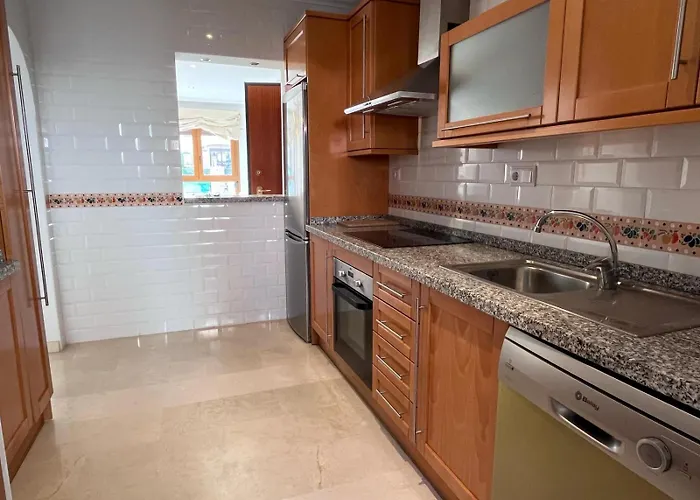 Spanish Pool Vacation Lfg *